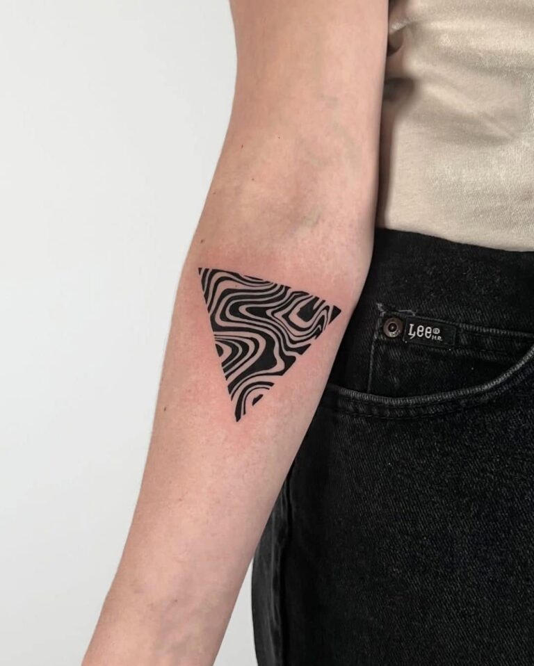 Geometric Tattoo Ideas & Placement Guide: Symmetry, Flow & Stencil Planning