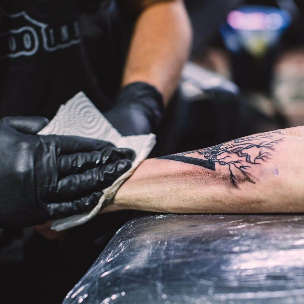 Chọn đúng loại gel chuyển stencil là chìa khóa cho stencil sắc nét.